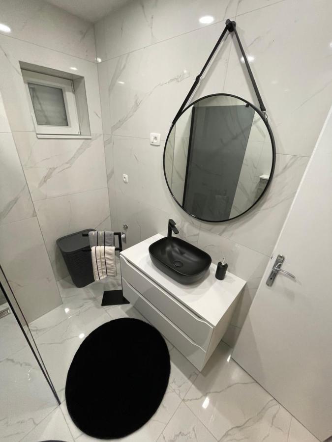 מאקרסקה Apartman Iko מראה חיצוני תמונה