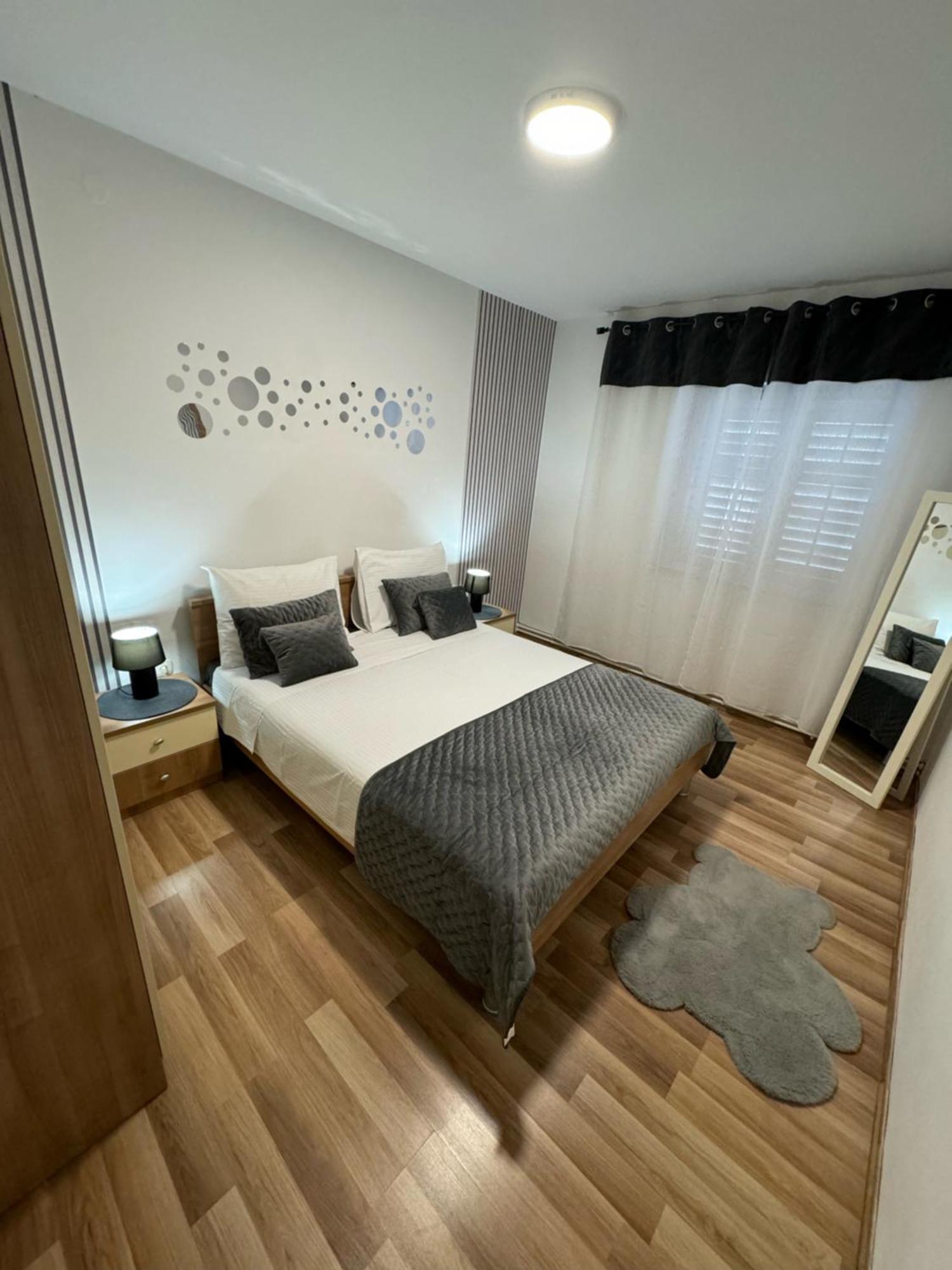 מאקרסקה Apartman Iko מראה חיצוני תמונה